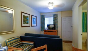 Living area - Pompano Beach | Romantic Coastal Retreat | Pool + Beach (Pompano Beach)