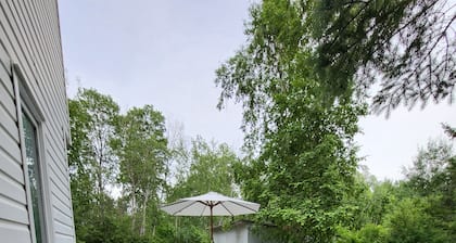 Beautiful spacious, and private 4 seasons cabin