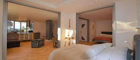 2 Schlafzimmer, Zimmersafe, kostenloses WLAN, Bettwäsche