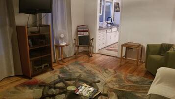 Smart TV, DVD player, stereo