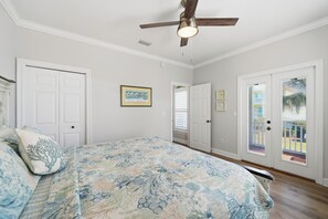 3 bedrooms, desk, iron/ironing board, free WiFi