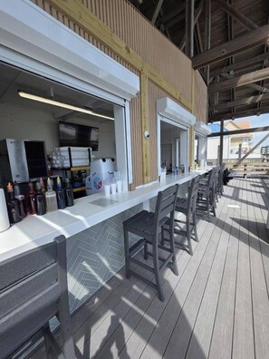 Bar (on property) - PRIVATE BEACH w/Beach Bar, Pavilion & Beach Service ♥ 2 Pools, Pickleball/Tennis (Destin)