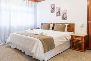 Caja de seguridad en la habitación, wifi gratis y ropa de cama