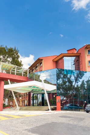 Front of property - Porto d'Aldeia by Castelo Itaipava (Fortaleza)