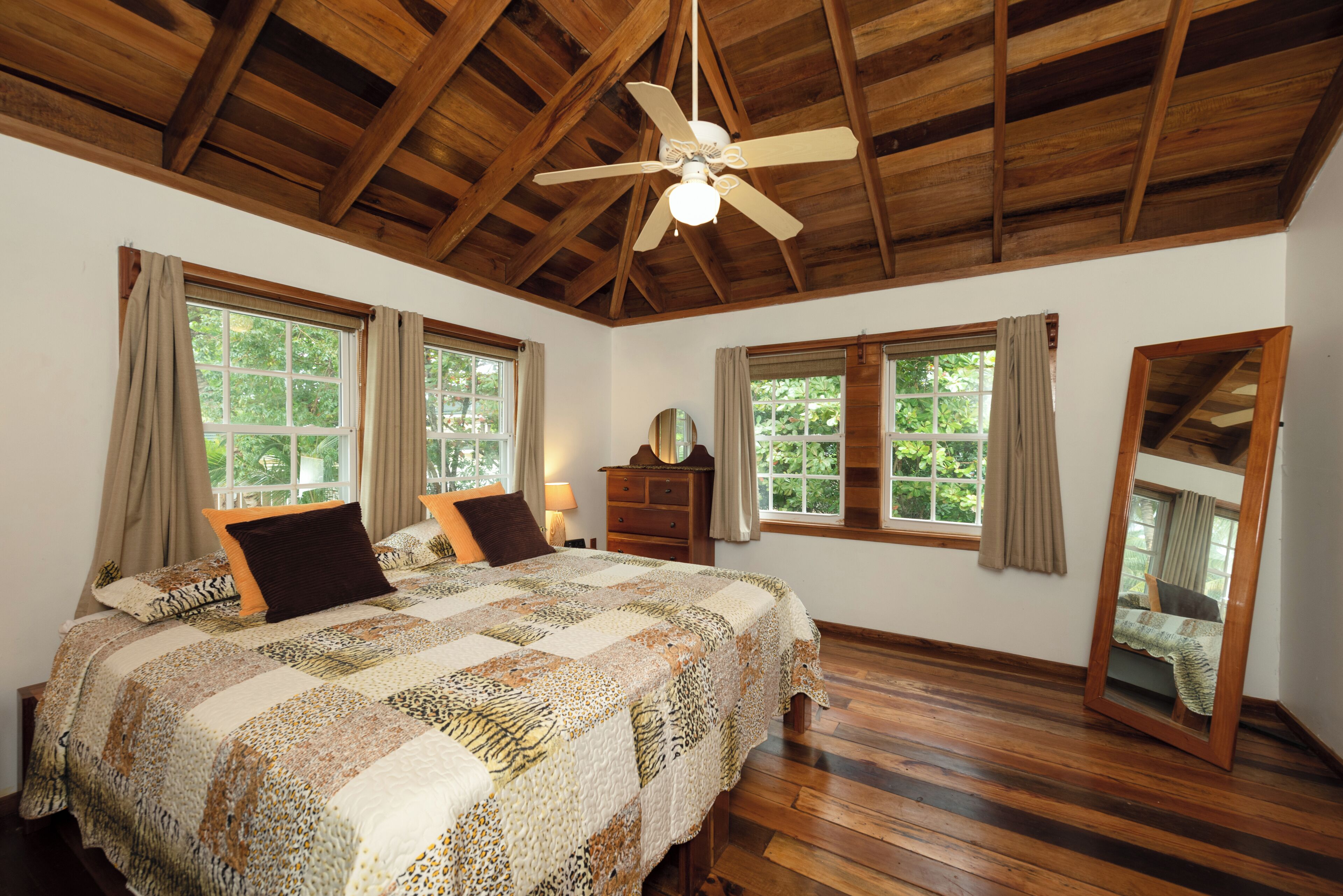 Àtic de luxe, vistes al jardí | Vista del jardí