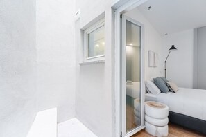 1 bedroom, iron/ironing board, internet, bed sheets - GuestReady -  Downtown Refuge with Private Parking (Porto)