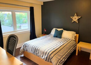 3 chambres, fer et planche à repasser, Wi-Fi, literie fournie