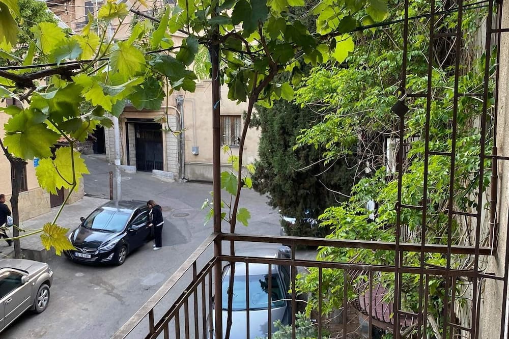 35 Arsena St