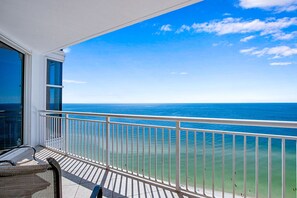 Property grounds - Beachfront, Resort Amenities | Palacio 1702 | My Beach Getaways (Pensacola)