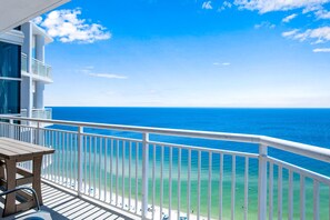 Property grounds - Palacio 1806 | Oceanfront, Resort Amenities | My Beach Getaways (Pensacola)