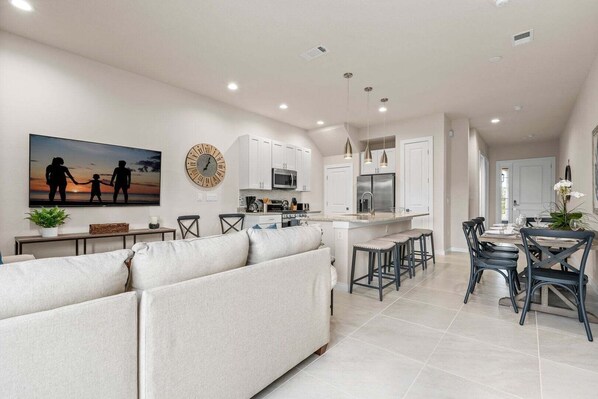 TV - Comfortable home w 3 En-suites! (Kissimmee)