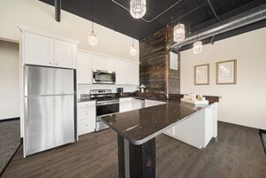 Microondas, cafetera/tetera