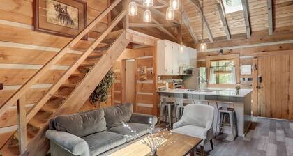Modern, Rustic Log Cabin. Secluded, Close to Cataloochee. Fast WiFi!