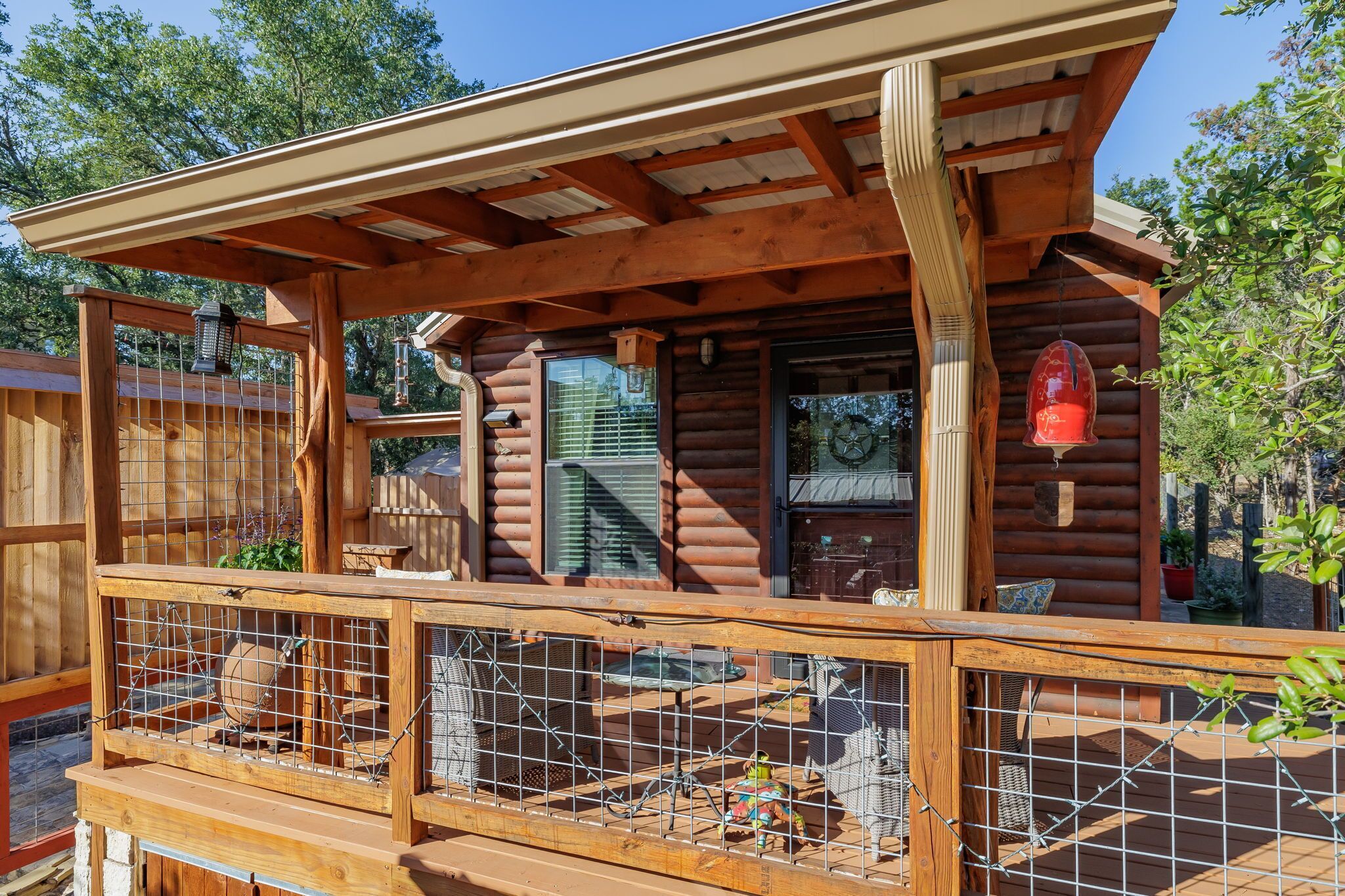 Donkey-Inspired Charming Hideaway for Two, Minutes from Breweries
