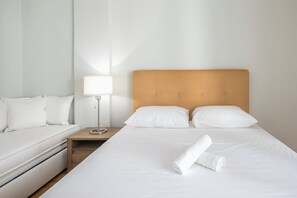 2 bedrooms, iron/ironing board, WiFi, bed sheets