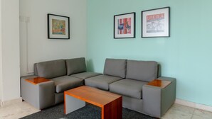 Unclassified image, 5 of 57, button - Brand New Penthouse at Anah with 2 bedrooms and private roof top terrace! (Solidaridad)