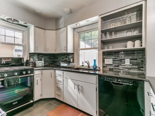 Walk to Jack Trice Stadium and ISU!  Fire Pit+Yard