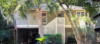 3 BR/2BA Screen Porch Cottage! Amenity Cards Included!