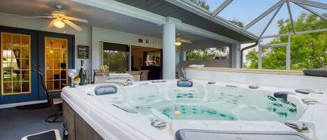 Outdoor spa tub