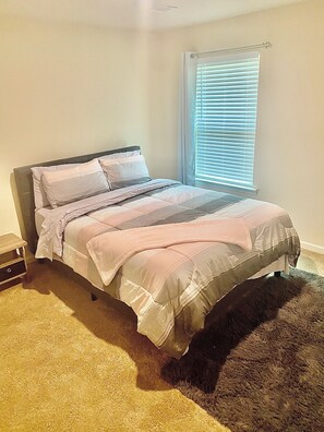 3 bedrooms, iron/ironing board, WiFi, bed sheets