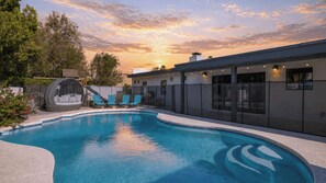 Villa (5 Bedrooms) | Front of property