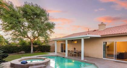 Sunny Palms by Avantstay Near Empire Polo Club