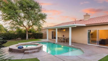 House (4 Bedrooms) | Front of property