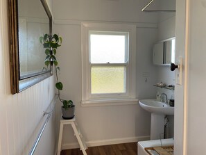 Handtücher, Seife, Toilettenpapier