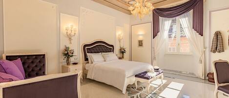 2 Schlafzimmer, Schreibtisch, Bügeleisen/Bügelbrett, Reisekinderbett