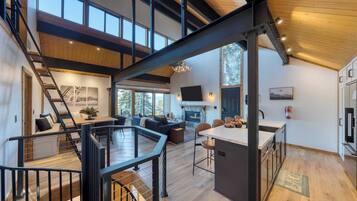 House (3 Bedrooms) | Interior