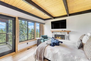 Interior - Lake View, Firepit, Game Room Remodeled Lake Tahoe Luxury Cabin by Avantstay (Carnelian Bay)