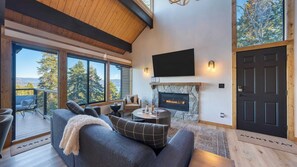 House (3 Bedrooms) | Interior - Lake View, Firepit, Game Room Remodeled Lake Tahoe Luxury Cabin by Avantstay (Carnelian Bay)