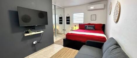 1 室のベッドルーム、アイロン / アイロン台、WiFi (無料)、ベッドシーツ