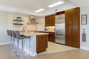 Fridge, microwave, oven, stovetop - Caribbean Dream | Luxury Condo on Siesta Key w/ Heated Pool, Walking Distance to Beach & Village! (Sarasota)