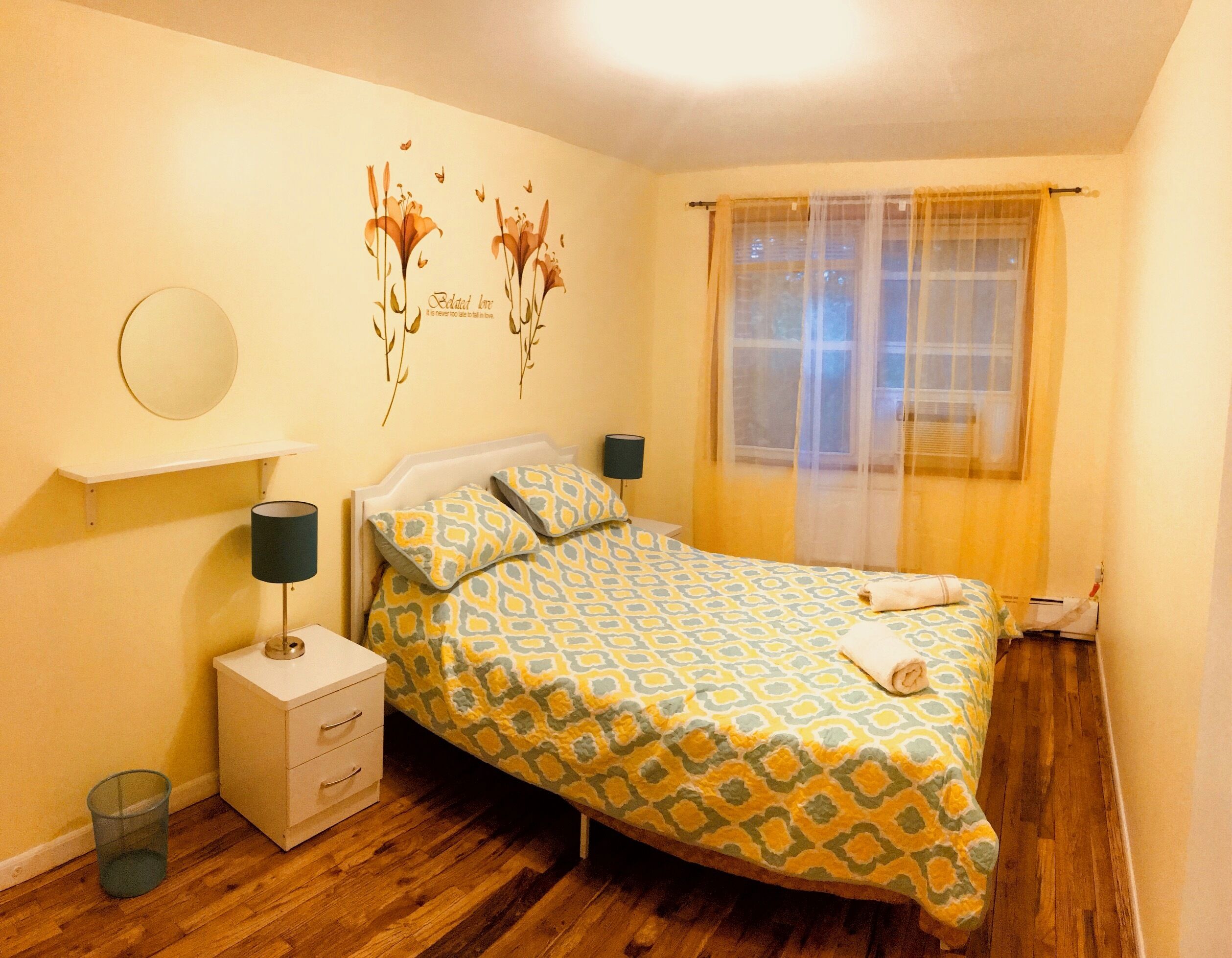Iron/ironing board, WiFi, bed sheets