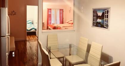 Beautiful 4 Bedrooms 2 Baths, Balcony next to all up to 15 people