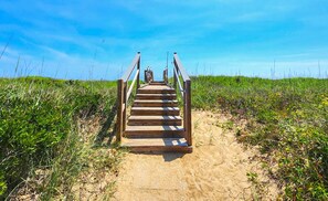 Property grounds - ENDLESS SUMMER 2 is the ideal location with Private Pool & dogs allowed! (Southern Shores)