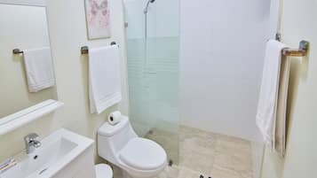 Loft, 1 chambre, balcon, vue ville | Salle de bain