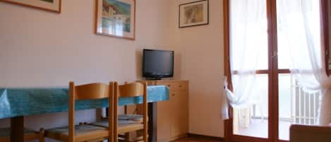 Apart Daire, 2 Yatak Odası, Balkon | İç mekân