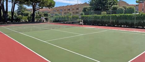 Apartment, 2 Bedrooms, Balcony | Tennis court