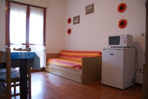 Leilighet, 2 soverom, balkong | 3 soverom