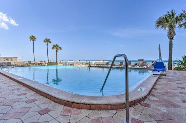 Innenpool, Außenpool