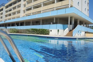 Departamento, 1 habitación, balcón, vista al océano | Alberca | Alberca al aire libre 