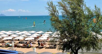 Sea breeze beachfront flat