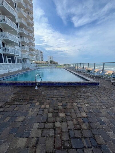 Oceanfront PENTHOUSE! Large Pool, Private Beach Access! Family Friendly! 