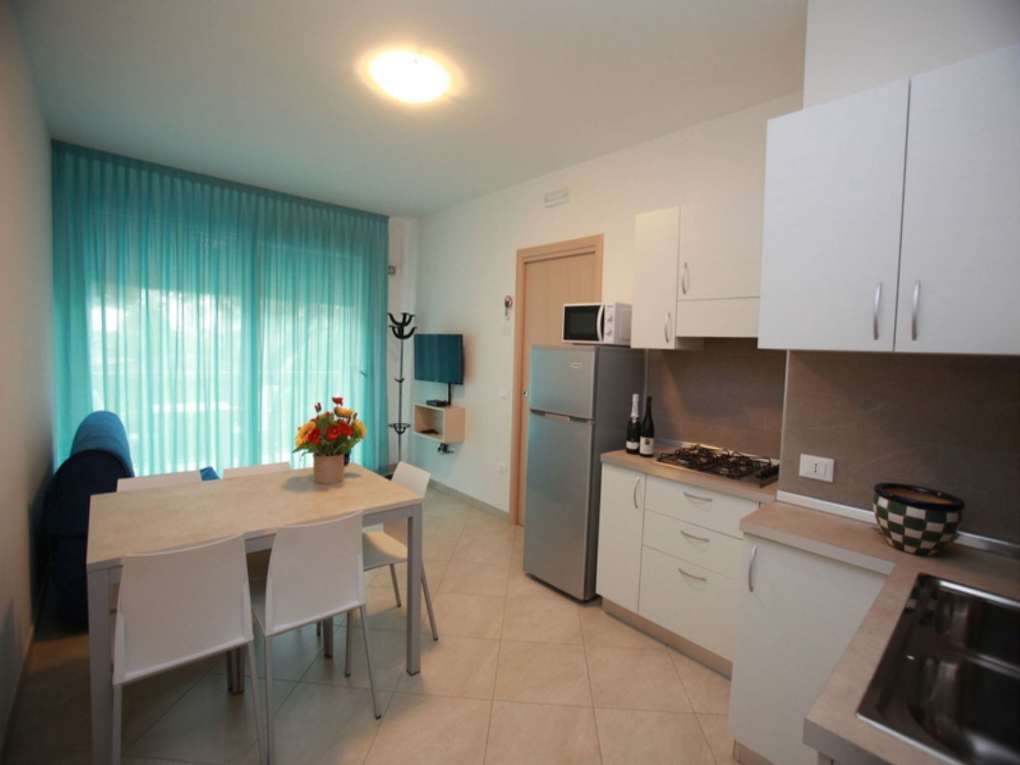 Apartment, 2 Bedrooms, Balcony, Ocean View | Dining room