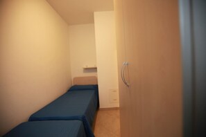 Leilighet, 2 soverom, balkong, havutsikt | 3 soverom