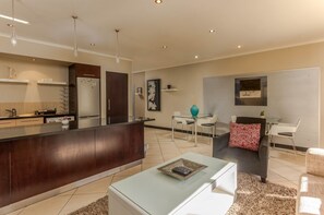 Apartemen, 1 kamar tidur, Boleh Merokok, pemandangan kota | Tempat makan