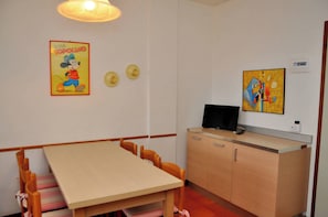 Appartement, 2 chambres, balcon, vue océan | Équipements de la chambre