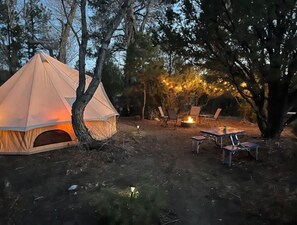 تناول الطعام بالخارج